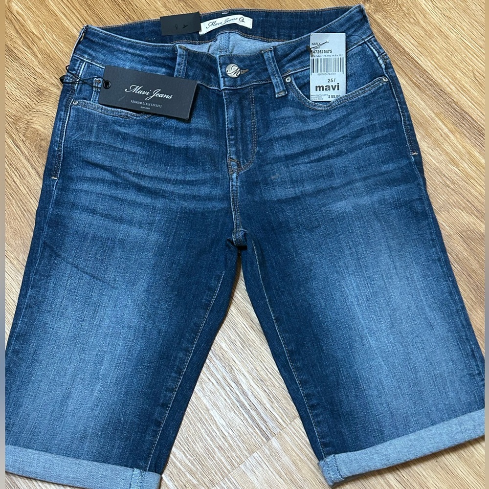 Mavi Karly Blue Jean Shorts Classic Stretch Fit
Size 25